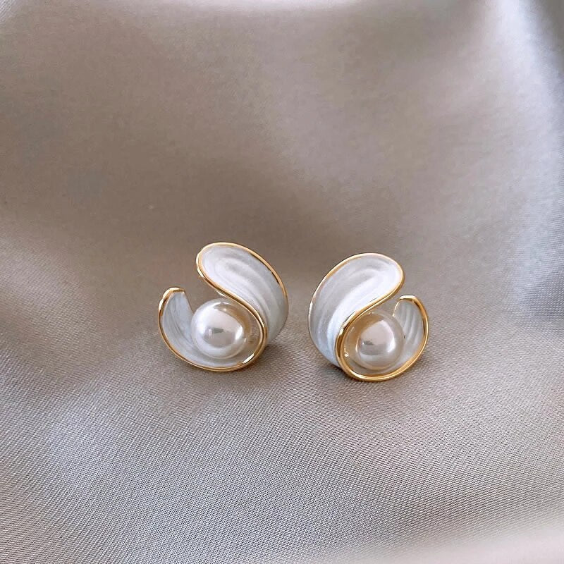 Pendientes colgantes de oro con ópalos y perlas – Joyería llamativa, elegante y atemporal