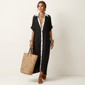 Kamira | Vestido camisero largo de manga corta, elegante, con cuello en contraste y botones frontales
