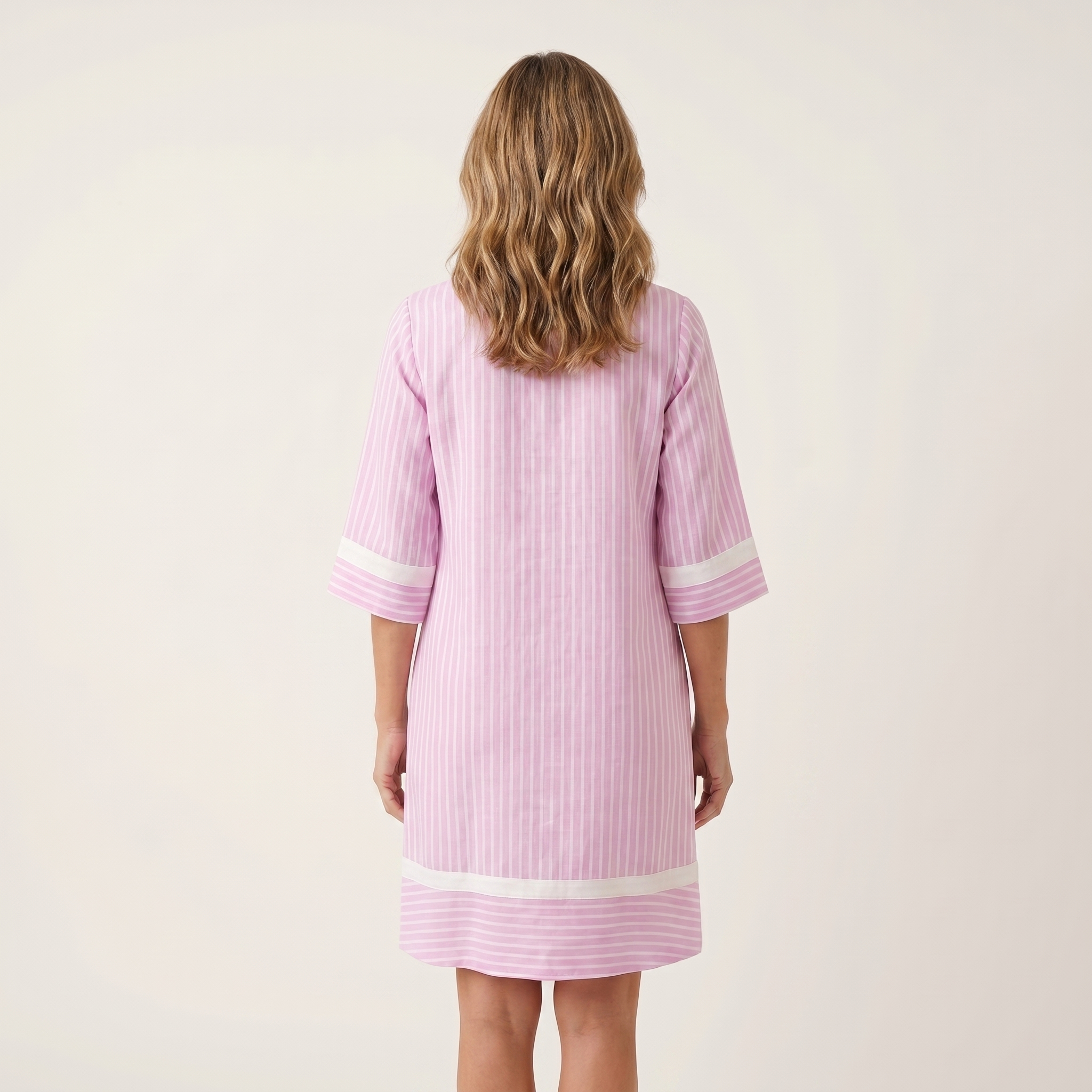 Sanina | Vestido recto de algodón a rayas con ribetes en contraste y escote en V